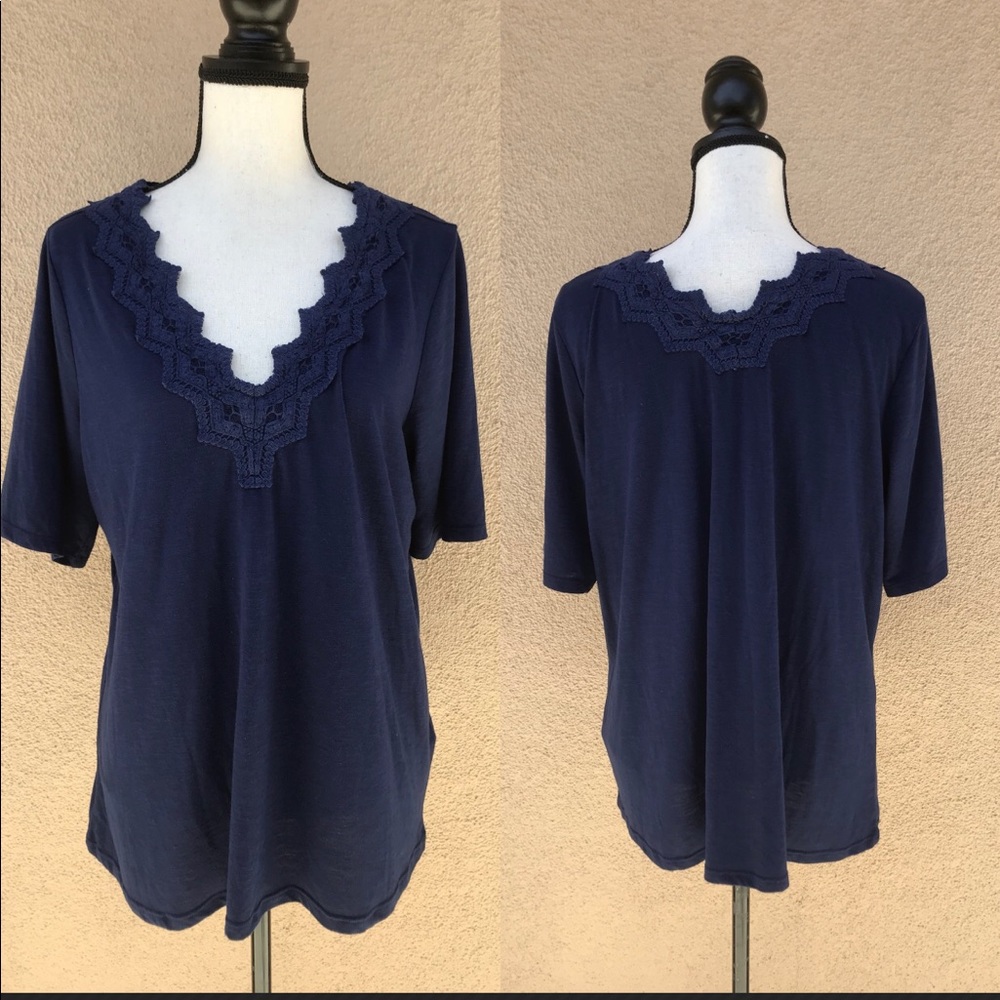 AVENUE Women Tee V Neck Shirt Top Sz 14 16 Navy